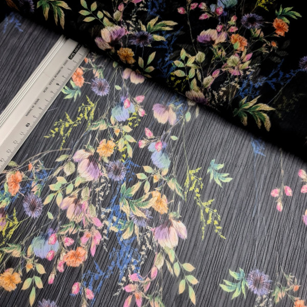 Crinkel Chiffon | a lot of flowers | schwarz